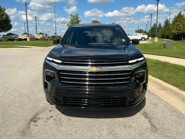 Used 2025 Chevrolet Traverse High Country w/ LPO, Floor Liner Package AWD/4WD image 9