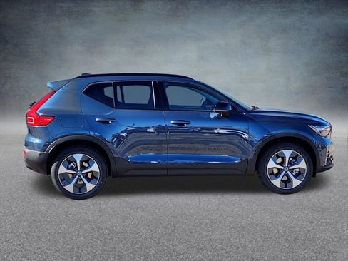New 2026 Volvo XC40 B5 Plus w/ Climate Package image 8