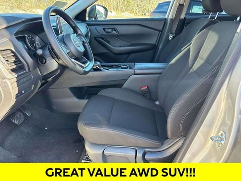 Used 2024 Nissan Rogue S image 9