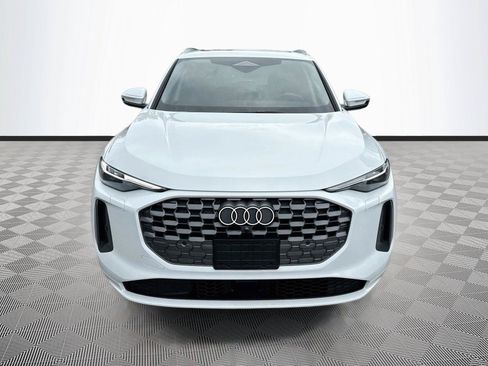 Certified 2025 Audi Q5 Premium AWD/4WD image 2
