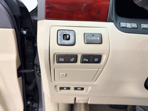 Used 2011 Lexus LS 460 L w/ Luxury Pkg image 32