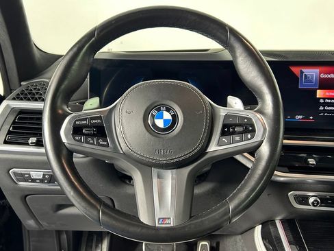 Used 2023 BMW X7 xDrive40i w/ M Sport Package AWD/4WD image 32