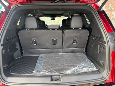 New 2026 GMC Acadia Denali Ultimate w/ LPO, Floor Liner Package AWD/4WD image 46