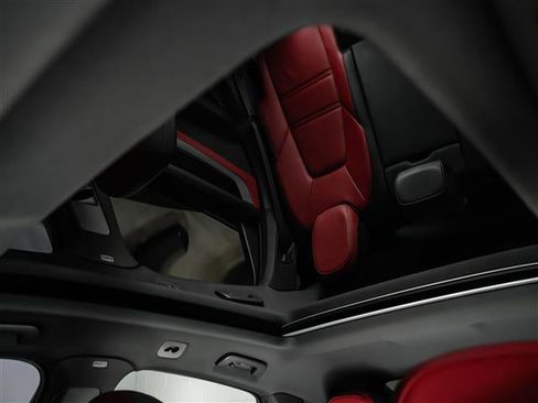 Certified 2026 Porsche Cayenne E-Hybrid Coupe AWD/4WD image 18