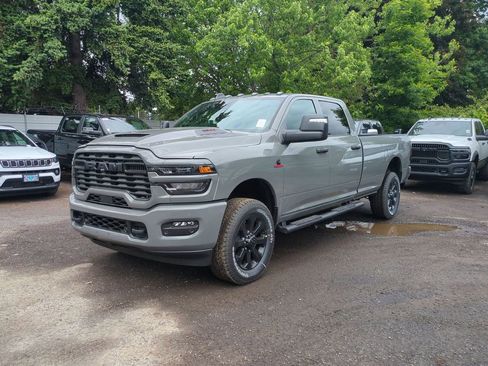 New 2026 RAM 2500 Tradesman AWD/4WD image 3