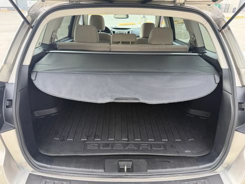 Used 2014 Subaru Outback 2.5i Premium w/ Moonroof Package AWD/4WD image 19