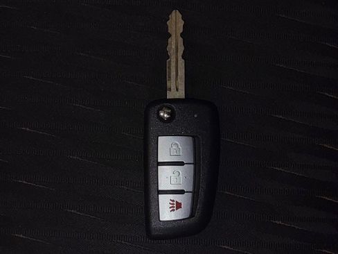 Used 2017 Nissan Rogue S image 32