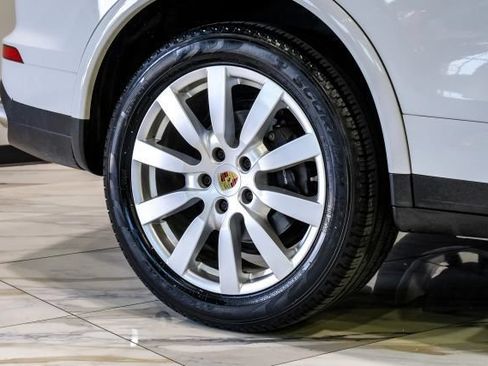 Used 2017 Porsche Cayenne AWD/4WD image 81