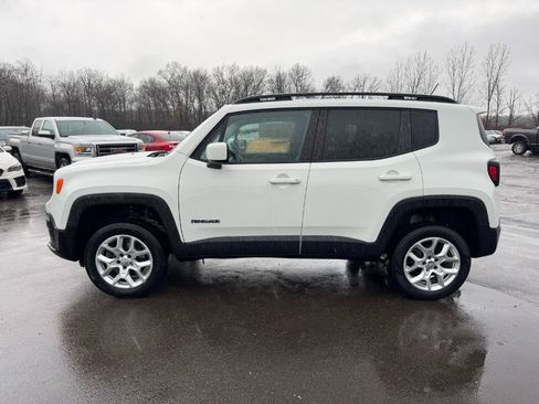 Used 2015 Jeep Renegade Latitude image 2
