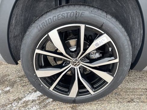 New 2026 Volkswagen Atlas Cross Sport SEL Premium R-Line image 23