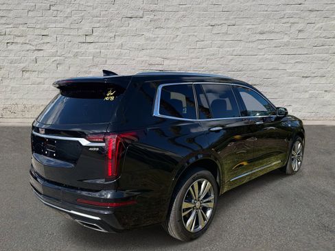 Certified 2025 Cadillac XT6 Premium Luxury image 5