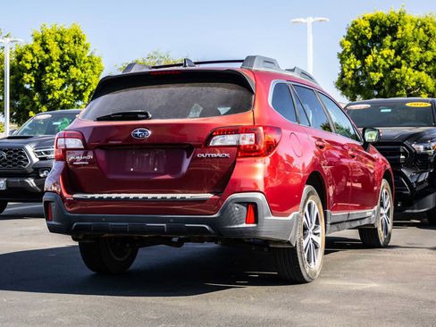 Used 2018 Subaru Outback 2.5i Limited AWD/4WD image 6