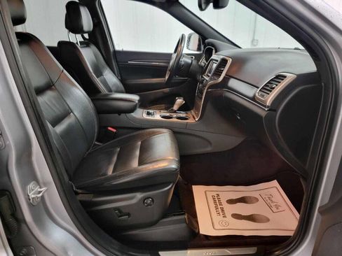 Used 2017 Jeep Grand Cherokee Limited image 35