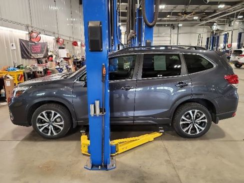 Used 2019 Subaru Forester Limited AWD/4WD image 4
