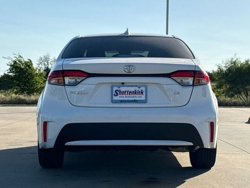 Used 2022 Toyota Corolla LE FWD image 7