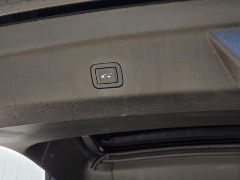 Used 2022 GMC Yukon Denali w/ Denali Ultimate Package AWD/4WD image 10