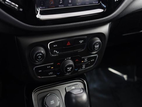 Used 2018 Jeep Compass Limited w/ Navigation Group image 16