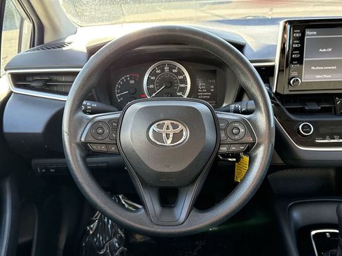 Used 2020 Toyota Corolla LE image 16