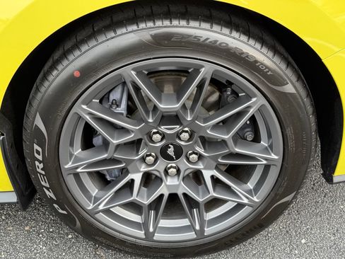 Used 2025 Ford Mustang GT Premium w/ GT Performance Package RWD image 39
