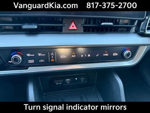 Certified 2024 Kia Sportage EX image 22