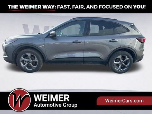 Used 2025 Ford Escape ST-Line Select AWD/4WD image 2