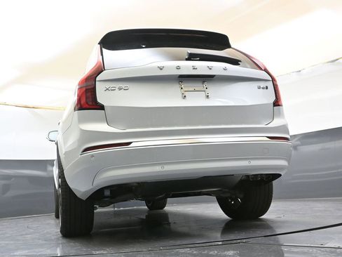 New 2026 Volvo XC90 B6 Plus w/ Protection Package Premier image 42
