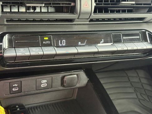 Used 2024 Toyota Prius LE FWD image 16