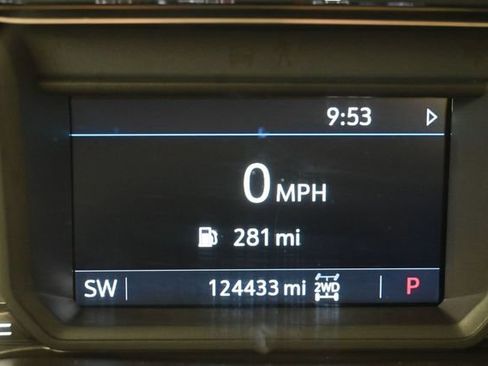 Used 2020 GMC Sierra 1500 Elevation w/ Elevation Value Package AWD/4WD image 28