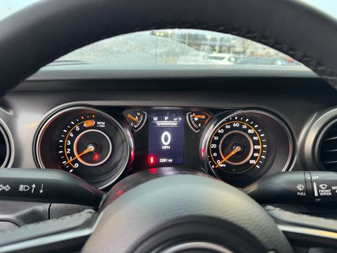 Used 2023 Jeep Wrangler Sport S image 14