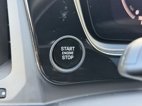 Certified 2024 Porsche Cayenne S image 33