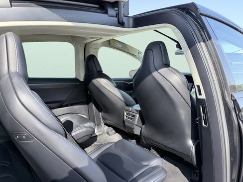 Used 2018 Tesla Model X P100D image 39