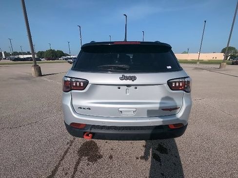 Used 2025 Jeep Compass Trailhawk AWD/4WD image 6