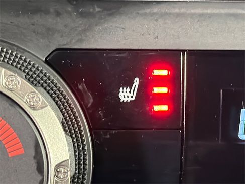 Used 2024 Toyota Tacoma TRD Off-Road image 31