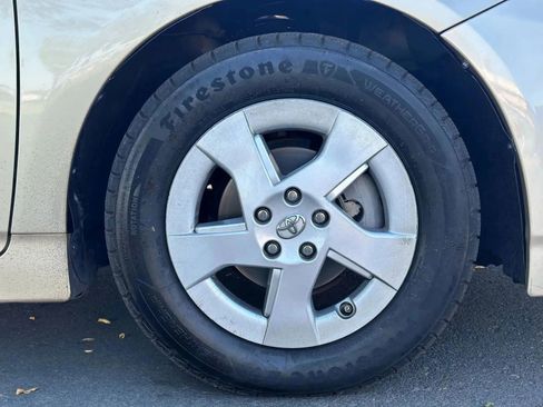 Used 2010 Toyota Prius Four w/ Navigation Pkg image 18