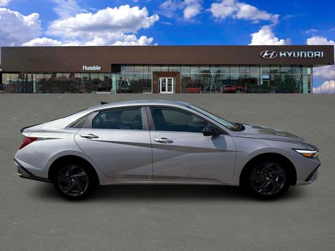New 2026 Hyundai Elantra SEL Sport Premium FWD image 9