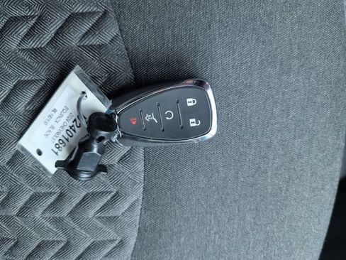Used 2024 Chevrolet Equinox LT w/ LPO, Cargo Package FWD image 26