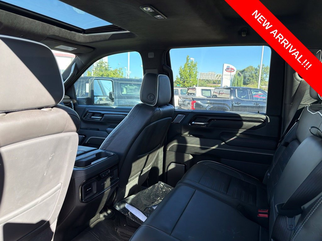 Used 2025 GMC Sierra 2500 AT4X AWD/4WD image 8