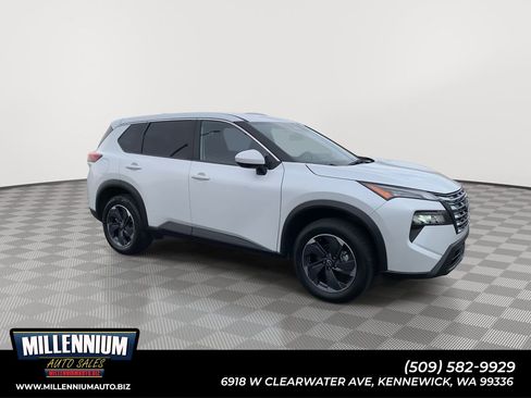Used 2025 Nissan Rogue SV AWD/4WD image 1