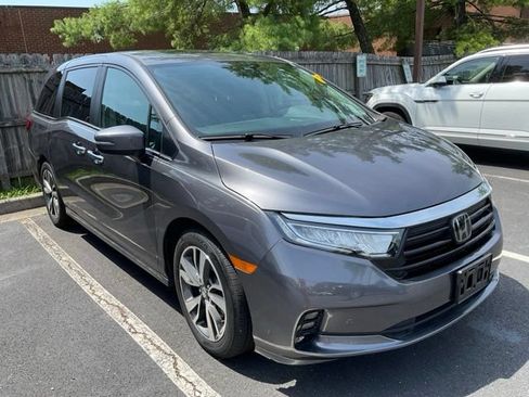 Certified 2024 Honda Odyssey Touring image 3