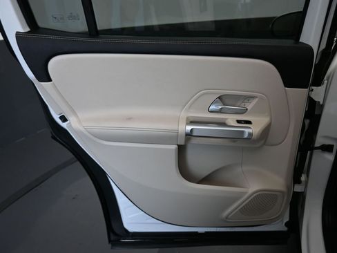 Used 2020 Mercedes-Benz GLB 250 image 31