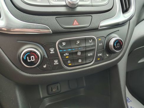 Certified 2018 Chevrolet Equinox LT FWD image 33