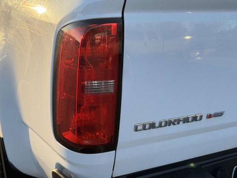 Used 2017 Chevrolet Colorado Z71 image 10