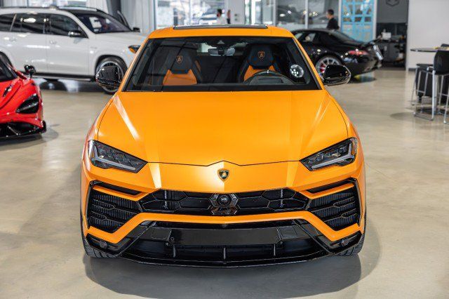 Used 2022 Lamborghini Urus AWD/4WD image 9