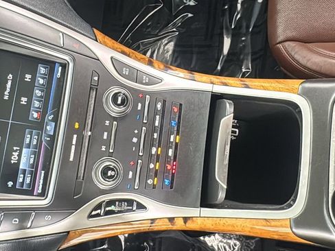 Used 2016 Lincoln MKX Reserve w/ Climate Package image 29