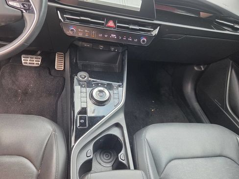 Used 2023 Kia Niro SX Touring FWD image 22