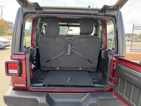 Used 2021 Jeep Wrangler Sport AWD/4WD image 9