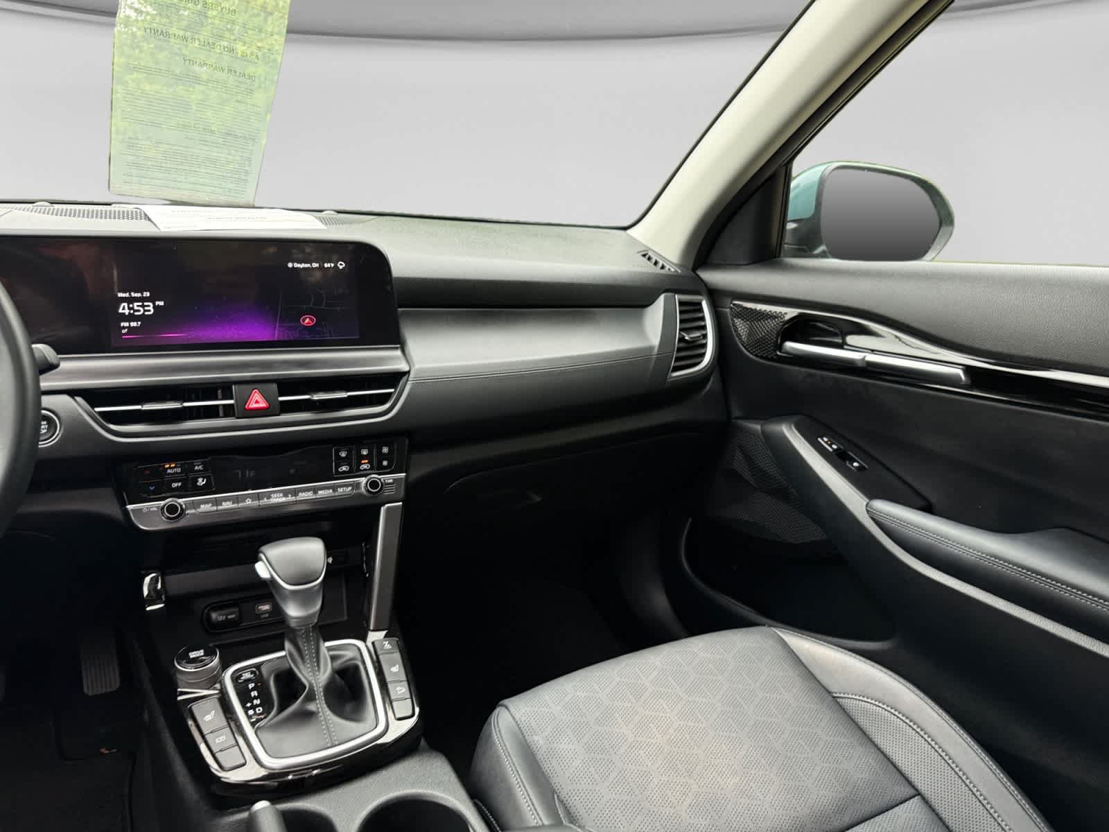 Used 2024 Kia Seltos EX AWD/4WD image 19