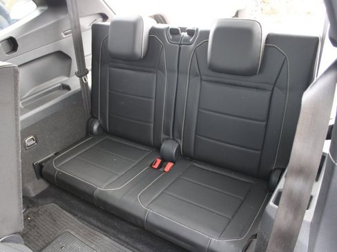 Used 2021 Volkswagen Tiguan SE R-Line image 27