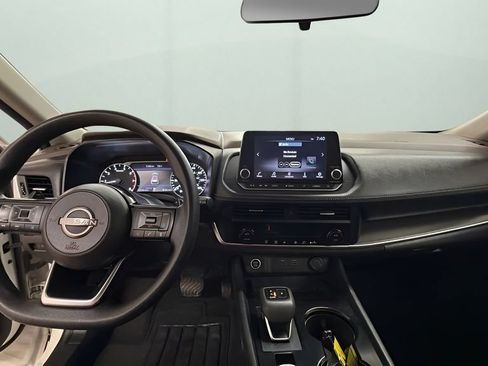 Used 2023 Nissan Rogue SV FWD image 9