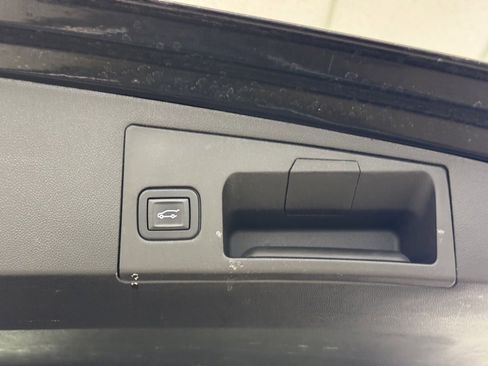 Used 2019 Cadillac XT5 Base image 25